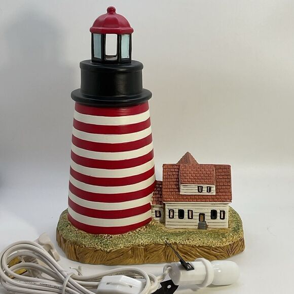 Vintage Lefton West Quoddy Lighthouse - Picture 1 of 7